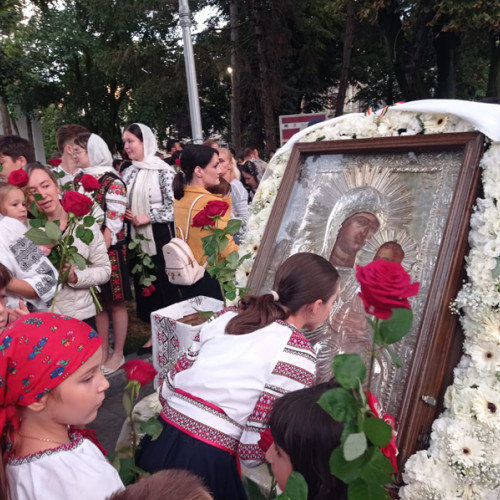 Pelerinaj cu icoana Maicii Domnului la Biserica &quot;Sfintii Arhangheli&quot; din Braila