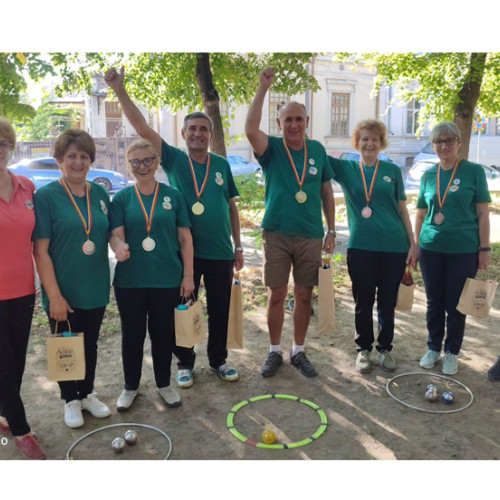 Academia Bunicilor Brăila câștigă primul turneu de Petanque din Grădina Publică