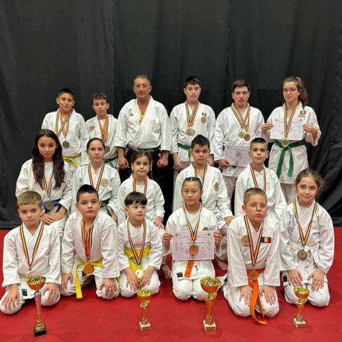 Clubul Kasay Brăila a obținut un număr impresionant de medalii la Campionatul Național de Karate