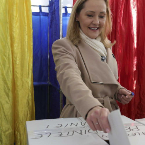 Elena Lasconi revine în cursa pentru Palatul Cotroceni