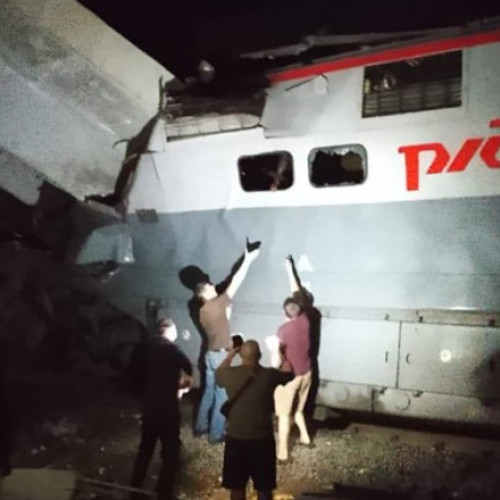 Cel puțin șapte persoane au murit după ce un pod s-a prăbușit și un tren a deraiat în regiunea Briansk, din vestul Rusiei, potrivit autorităților citate de Reuters și alte agenții de presă. Regiunea învecinată cu Ucraina și Belarus a fost scena unui incident grav, anunță surse oficiale.