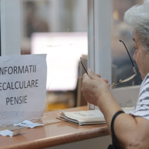 Federatia Nationala Solidaritatea Sociala a Muncii avertizează asupra unor proteste și blocarea activității caselor de pensii, dacă vor fi aplicate corecții bugetare, potrivit digi24.ro. Conform organizației, salariile angajaților din aceste instituții sunt sub media sistemului bugetar și nu beneficiază de prime sau sporuri. Orice reducere a bugetului va duce la scăderea semnificativă a veniturilor, ceea ce va genera nemulțumiri și posibilă blocare a activității.
