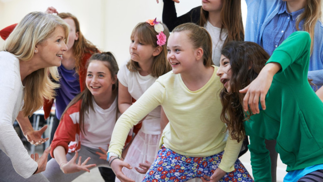 Educaţia Teatrală devine disciplină obligatorie la liceu, indiferent de profil. Ea va fi studiată în clasa a XI-a