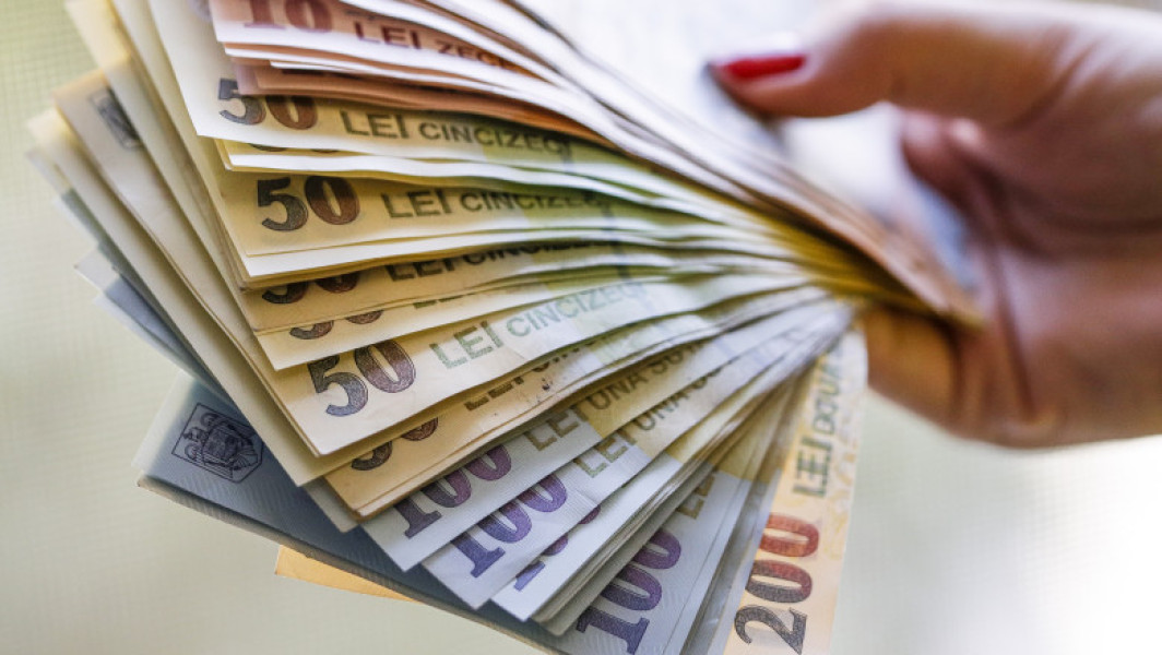 Video Noi dezvăluiri despre indemnizațiile scandaloase de la stat. Austeritate doar pentru oamenii de rând