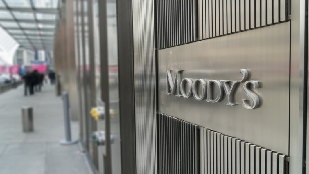 Agenția de rating Moody's salută măsurile fiscale adoptate de guvernul Bolojan: „Un pas important” pentru echilibrarea bugetului