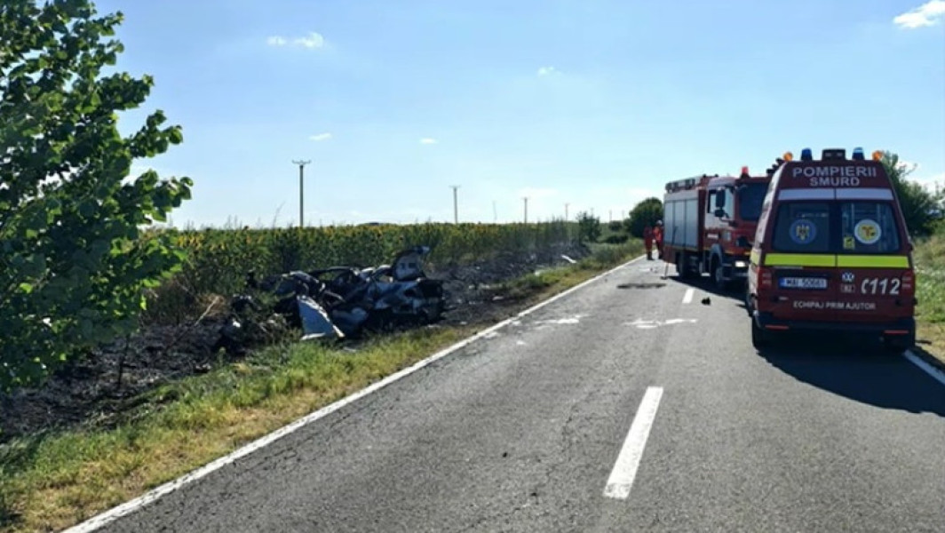 Video Accident mortal în Teleorman: o mașină și o dubă s-au ciocnit violent. După impact, un autoturism a luat foc