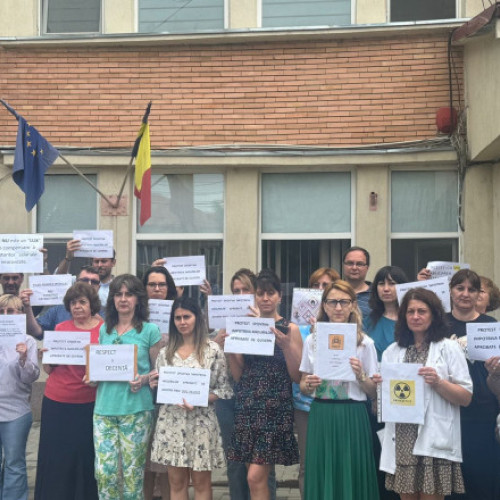 Video Proteste în mai multe judeţe și în București. Sindicaliștii din casele judeţene de pensii, nemulțumiți de măsurile de austeritate