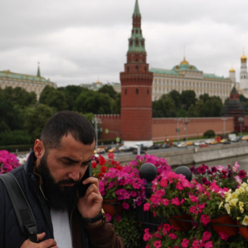 Rușii vor fi amendați pentru căutările de conținut „extremist” pe internet. Noua lege stârnește reacții și la Kremlin