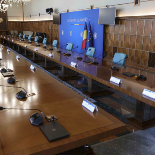 Anomaliile din Guvern: mese de protocol și deplasări la suprapreț. Miniștrii rămân fără mâncare în birouri
