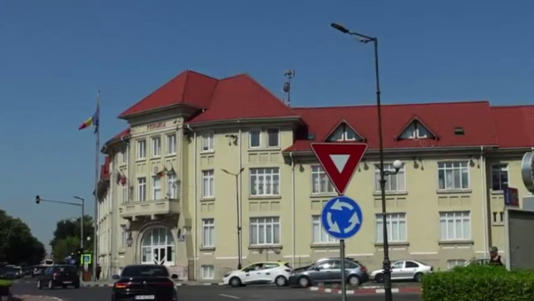 Video ANAF pune sechestru pe sediul primăriei Giurgiu. Primar: Orașul e în faliment de mult timp, mă execută pe praful de pe tobă