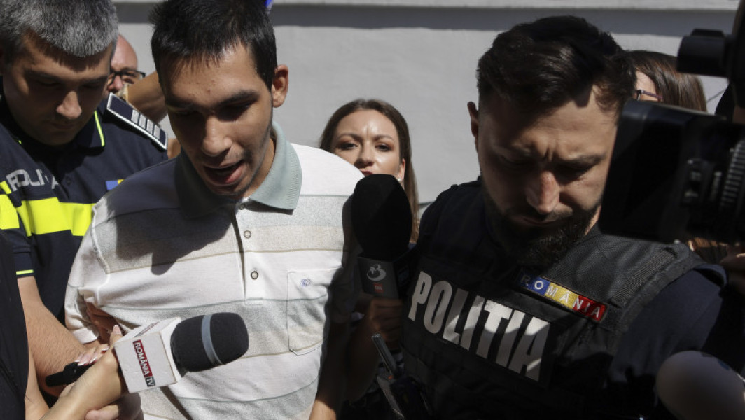 Tânărul de 20 de ani acuzat de loviri și promovare de simboluri fasciste, după atacul asupra unui livrator în București