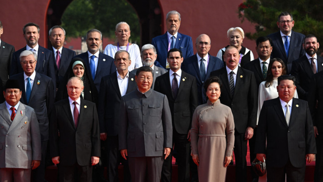 Foștii premieri Adrian Năstase și Viorica Dăncilă participanți la ceremonia din Beijing