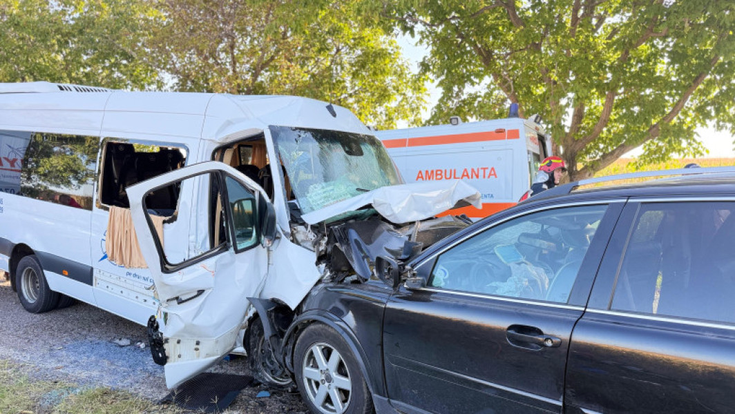 Accident rutier în județul Botoșani: trei persoane în stop cardiorespirator