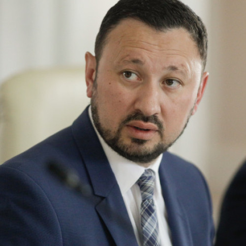 Fechet cere rezilierea contractului pentru drumul din Pădurea Băneasa