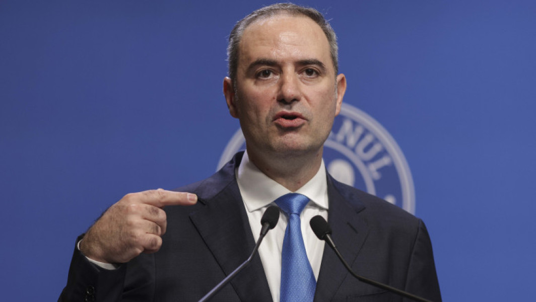 Ministrul Finanțelor respinge acuzațiile privind implicarea în firme cu datorii de milioane de lei.