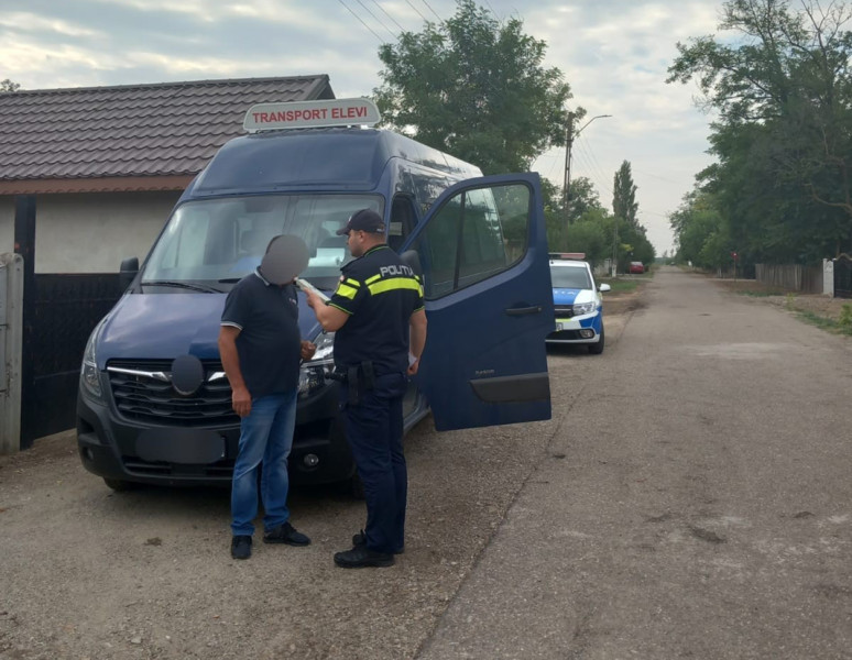 Polițiștii au verificat microbuzele școlare, pentru siguranța elevilor
