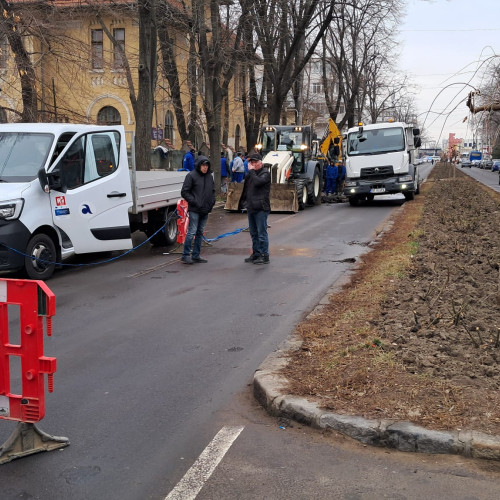 Circulație blocată pe strada General Eremia Grigorescu din cauza unei avarii la o conductă magistrală