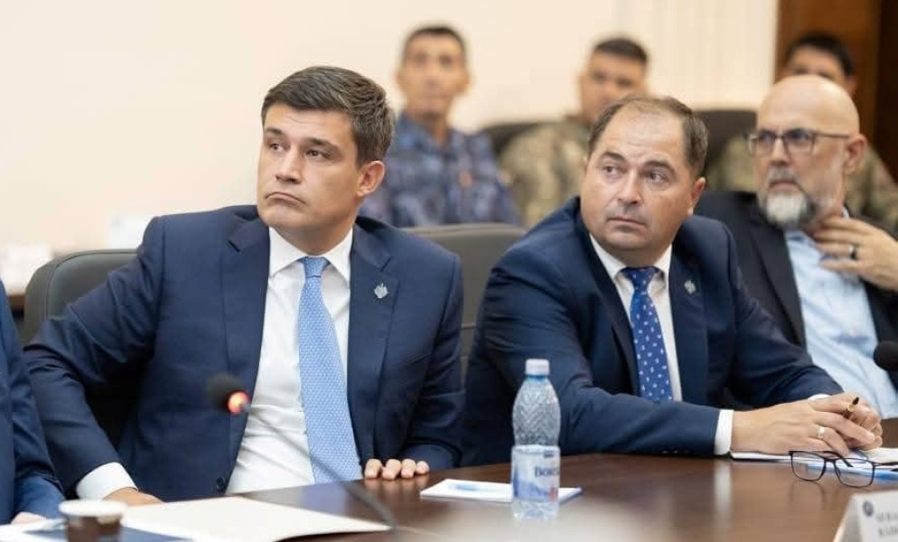 Comisia pentru apărare s-a întâlnit cu liderii MApN pentru discuții strategice